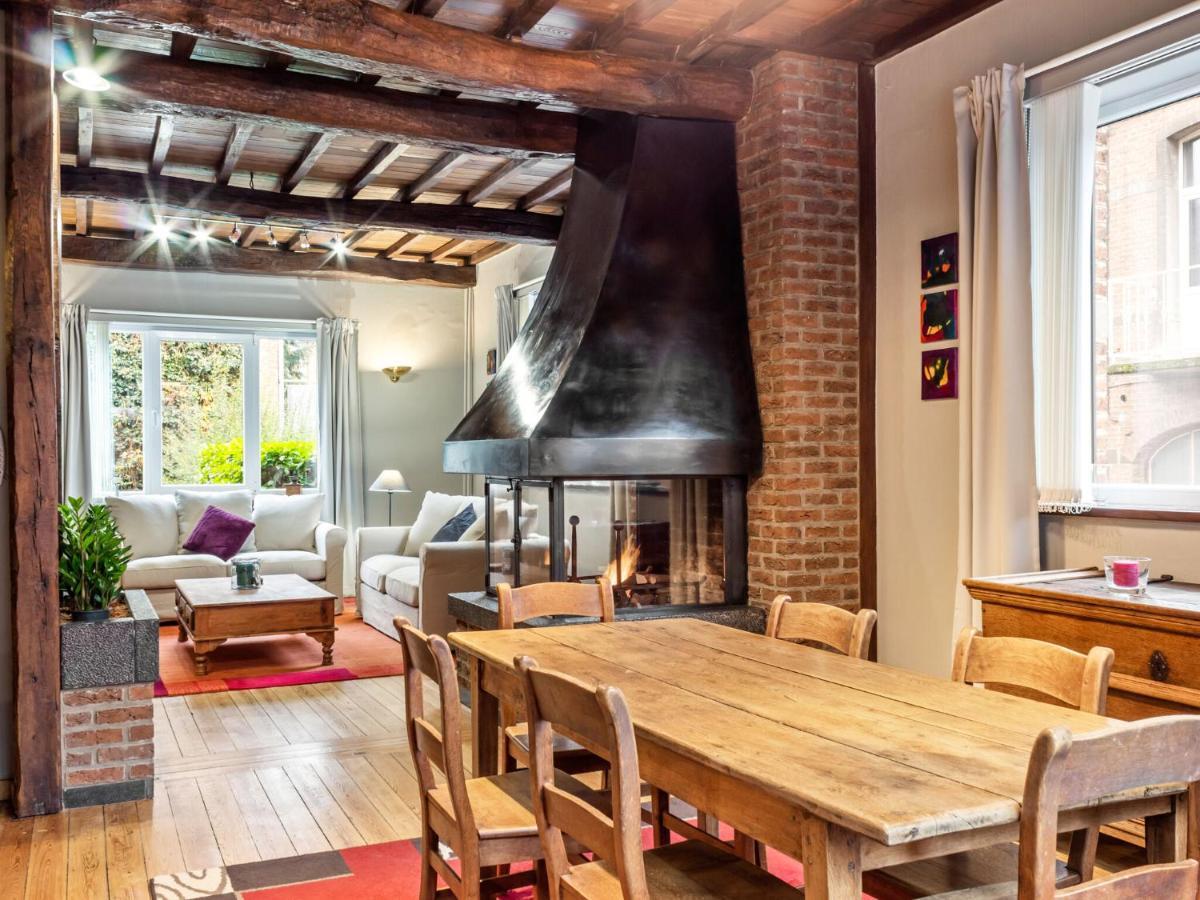 Stylish Apartment In Dinant Near The Maas 外观 照片